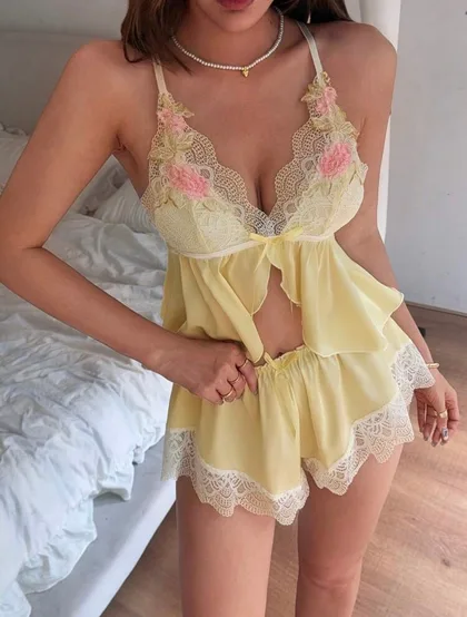 Lemonade Lace Silk Pajamas Set - Yellow