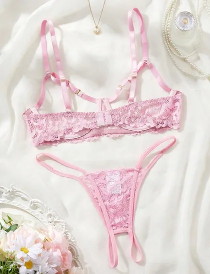 Flirty Lace Crotchless Two Piece Lingerie