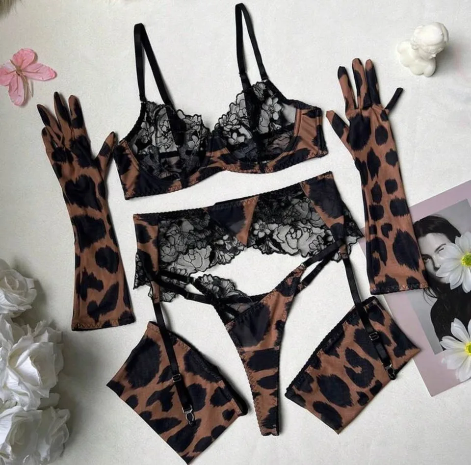 Imperfection Panther 3 Piece Set Stocking & Gloves